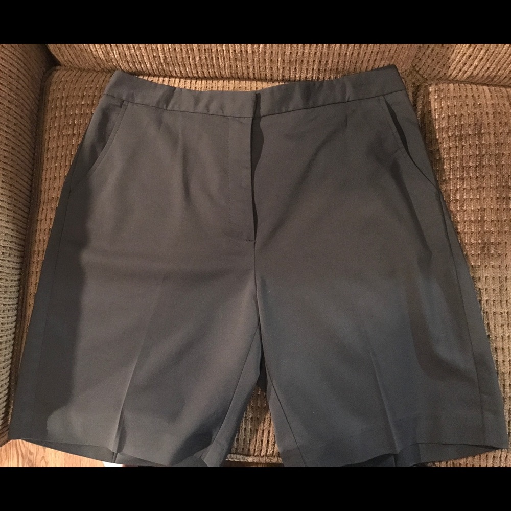 Ashcroft black Bermuda golf shorts size 12